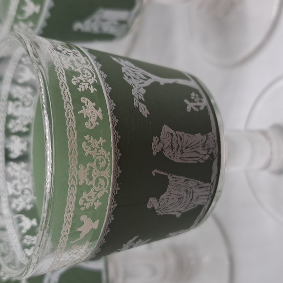 7 Jeanette Hellenic green footed wine glasses - Picture 3 of 8